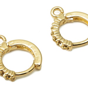Pendientes redondos de latón Cierres - Pendientes en zigzag de latón - Pendiente Huggie Hoop con lazo - 18K Real Gold Plated - 13.73x12.5x2.1mm - RGP4963