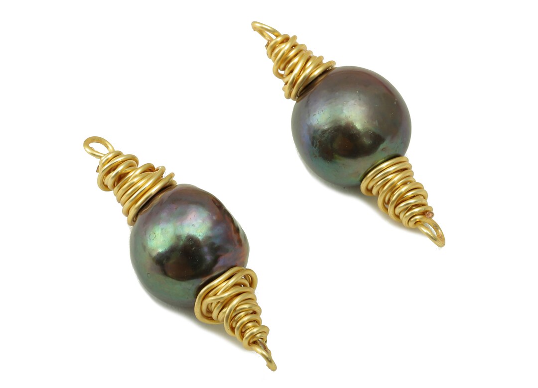Cowrie Chrysoprase Charm