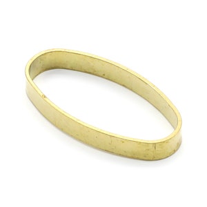 Brass Oval Charms - Oval Shaped Raw Brass Charms - Geometric Pendant - Jewelry Supplies - 29,75x15,24x3,9mm - PP1391