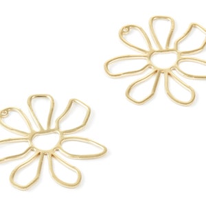 Brass Flower Charms - Flower Shaped Raw Brass Pendant - Brass Earring Findings - Jewelry Supplies - 34.8x34.8x1.33mm- PP2105