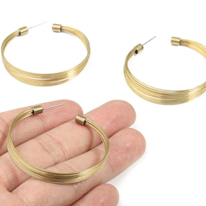 Örhängesstift i rå mässing med öppen C-ring – Smyckestillbehör i rostfritt stål (46x5,4 x 4 mm) PP3327 bild 1