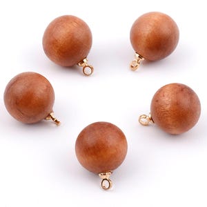 Colgantes de bola de madera - Colgante de bola de madera - Pendientes con colgante de bola de madera natural - Cuentas de madera con aleación - 14,88 x 11,79 mm - BB1073 imagen 2