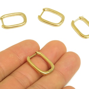 Rektangulära örhängen i mässing - Råa rektangulära Huggies-örhängesspännen i mässing - Örhängesfynd - Smyckestillbehör - 22x15x2,3 mm - PP10436
