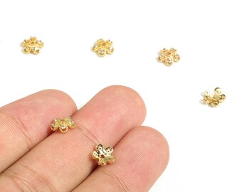 Tapones para cuentas con forma de flor y circonitas - Tapones para cuentas espaciadoras - Tapones para cuentas de pulsera de latón chapado en oro de 18 quilates - Suministros para joyería - 7,4 x 7,4 x 2,5 mm - RGP3891