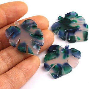 Tortoise Shell Earrings - Acetate Earring Charms - Monstera Leaf Shaped Pendant - Color Code: A18 -  30x24.5x2.57mm - AC1087F