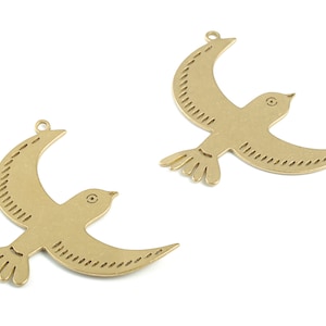 Brass Bird Earring Charms - Raw Brass Flying Bird Hanger - Earring Bevindingen - SieradenBenodigdheden - 31.34x24.11x0.69mm - PPM3328
