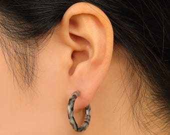 Pendientes de aro abiertos - Aro de 2,5 cm (1 pulgada) - Poste redondo de acetato negro y gris - Círculo abierto - 25,4 x 25,4 x 2,78 mm - AC1174F
