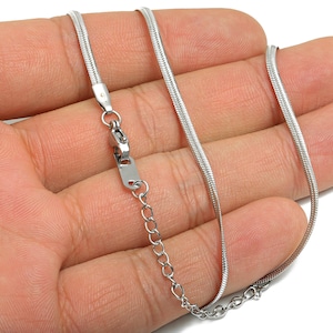 Collar de cadena de serpiente de acero inoxidable de 45+5 cm - Cadena de serpiente unisex de acero para hombres y mujeres - Collar con cierre de langosta - 2,36 x 0,76 mm - SS2584