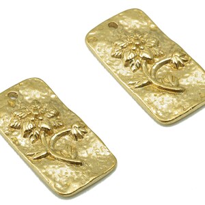 Flower Relief Rectangle Charm - Raw Brass Hammered Wavy Flower Pendant - Rectangle Pendant for Necklace - 16.07 x 8.49 x 2.68 mm- PP8363
