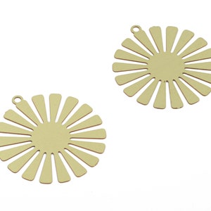 Brass Sun Earring Charms - Raw Brass Round Leaf Pendant - Earring Findings - Jewelry Supplies - 26.83x25x0.3mm - JJB5662