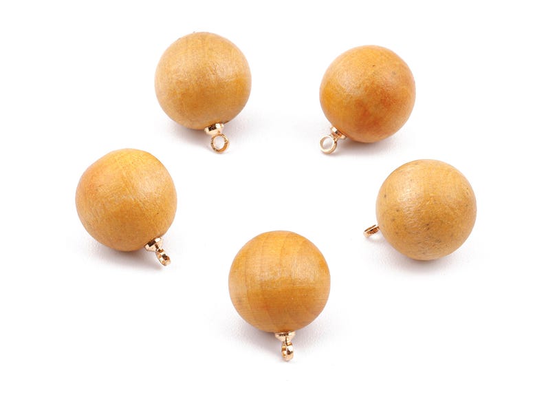 Pingente de Bola de Madeira - Pingente de Bola de Madeira - Pingente de Brinco de Bola de Madeira Natural - Contas de Madeira com Liga Metálica - 16,61x13,69 mm - BB1081 imagem 2