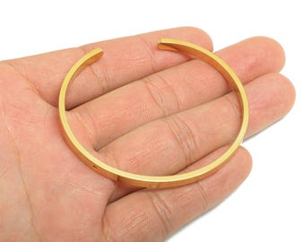 Stalen armband van 2 * 4 mm - Minimalistische manchetarmband met 2 gaten - Aanpasbare gaten voor kralen - 18K vacuümbeplating - 61 x 55 x 4 mm-SS2351