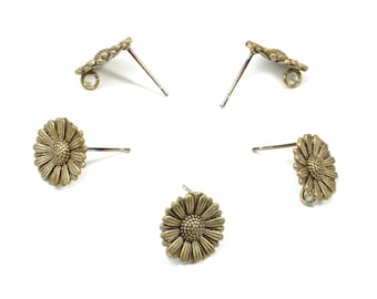 Brass Daisy Earring Stud With Loop - Raw Brass Daisy Earring Post - Surgical Stud - Earring Post - Jewelry Supplies - 12x12x1.61mm - PP3251