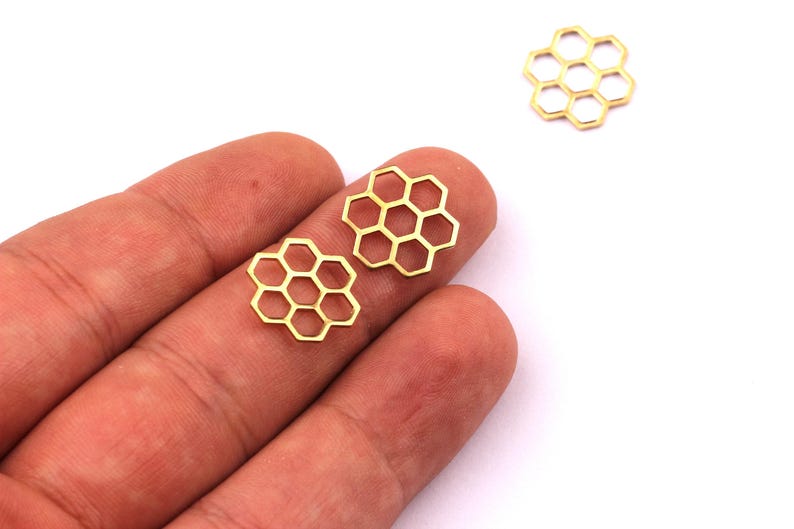 Connector Brass Honeycomb - Honeycomb Shaped Raw Brass Connector - Honeycomb - Jewelry Supplies - 14x14x1mm - PP1160 image 1