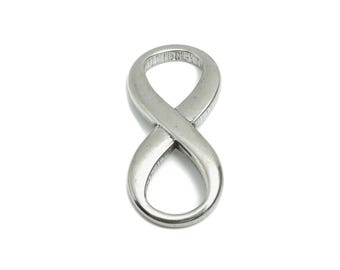 Colgante de acero con diseño de bucle infinito - Charm moderno de acero con bucle infinito - Elegante colgante de plata con diseño de bucle infinito - Joyería de acero inoxidable - 37x17x3mm - SS1984