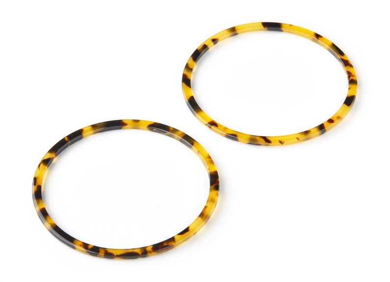 AC1164S Amber Tortoise Shell Earrings Acetate Hoop Earrings Charms Color Code:A02-65x65x2.27mm Circle Shaped Pendant