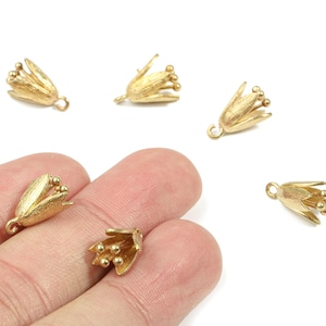 Raw Brass Flower Earring Charms – Jewelry Supplies Findings (14.24x9.65x1.94mm) PP3235