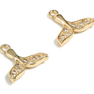 Gold Whale Tail Ohrring Charms - 18K echt vergoldeter Messing Whale Tail Anhänger mit Zirkone - Schmuckzubehör - 11.7x11.67x2.12mm - RGP2704