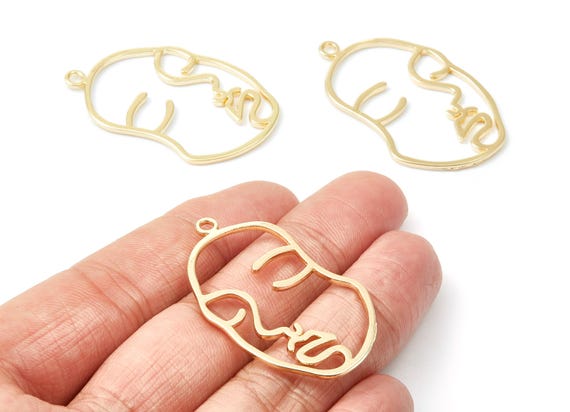 Face Shaped Charm – Gold Tone Zinc Alloy Pendant for Necklace, Earrings (43.7x25.7x1.5mm) ZZ1296