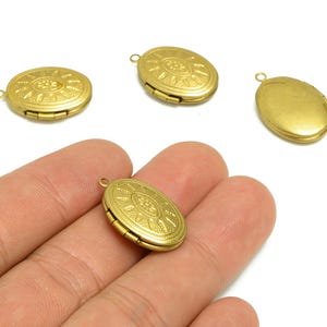 Brass Oval Locket Charm - Raw Brass Pattern Locket Charms - Antique Looking Locket - Vintage Looking Locket- 23.66x15.72x5.58mm - PP8933