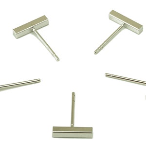 Brinco de mini barra de prata - Brincos geométricos - Brinco de orelha com letra T - Poste de barra plana - Banhado a ouro branco real 18K - 10x2x2mm-RGP5926S
