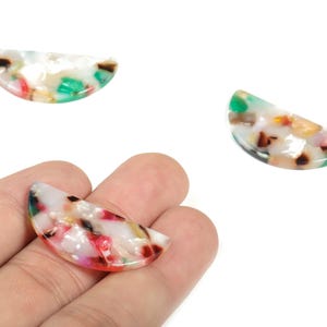 Dijes semicirculares de acetato - Colgante semicircular - Componentes para pendientes - Suministros para joyería - Código de color: A59 - 33,5 x 16,5 x 2,6 mm - AC1006F imagen 1