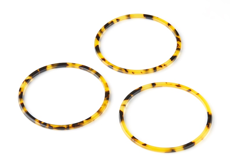 AC1164S Amber Tortoise Shell Earrings Acetate Hoop Earrings Charms Color Code:A02-65x65x2.27mm Circle Shaped Pendant