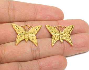 Colgante de mariposa de acero - Colgante de insecto texturizado - Colgante de mariposa de acero detallado para collar - Bañado en oro de 18 quilates - 19,66 x 24,2 x 1,57 mm - SS2355