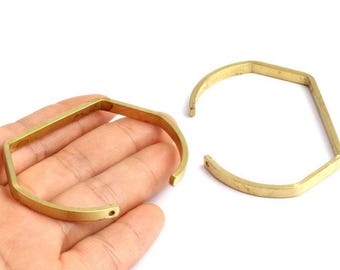 Adjustable Bangle Bracelet - Raw Brass Hexagon Engraving - Expandable Wire Bangle For Charms - Jewelry Supplies - 44.3x63.8x1.96mm - BRC8