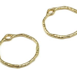 Gold Tone Plated Alloy Round Earring Charms – Zinc Alloy Pendant Jewelry Making (22.8x21.1x1.2mm) ZZ1805 image 2