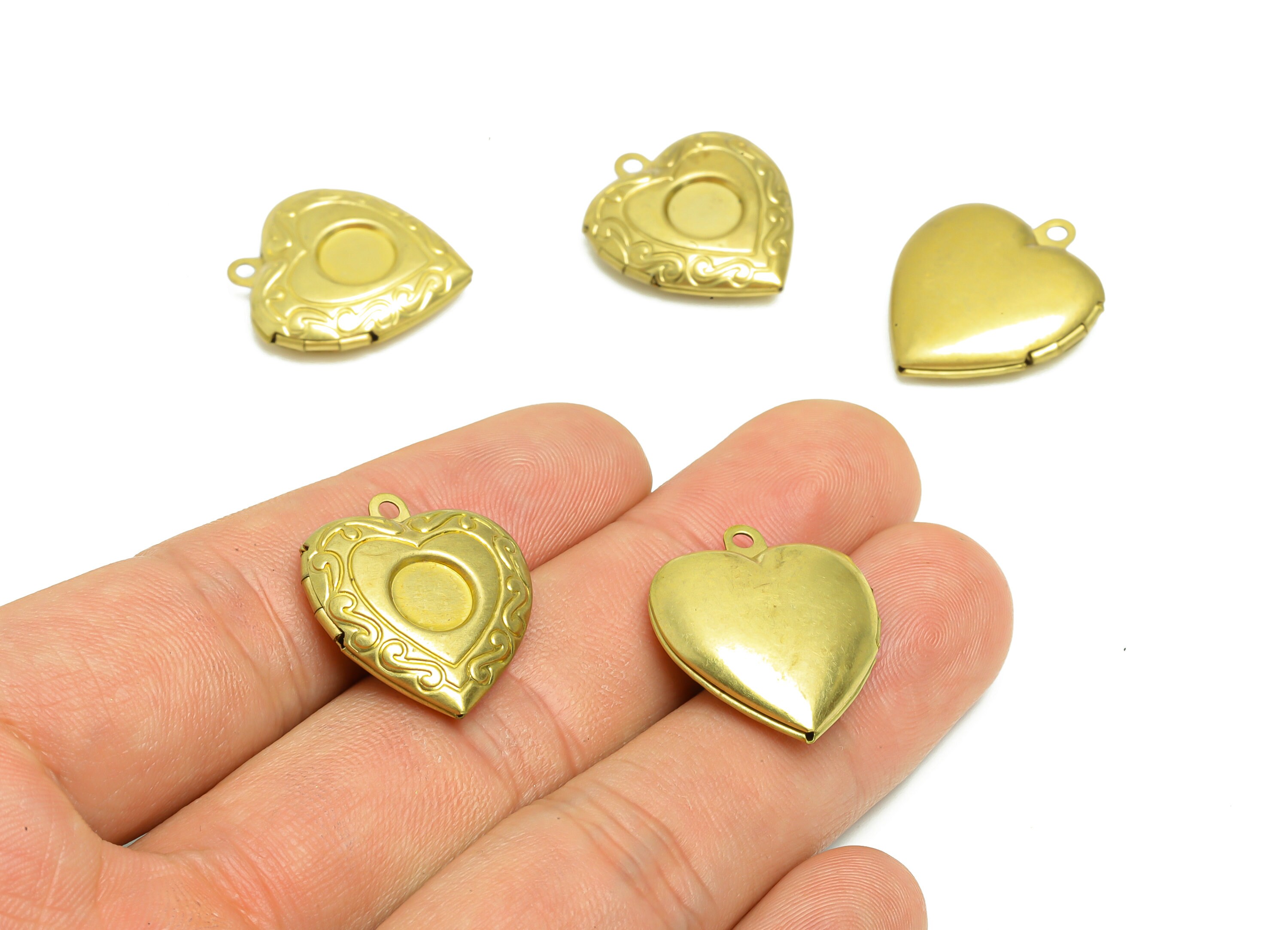 真鍮ハートロケットチャーム - 生真鍮アンティークヴィンテージ