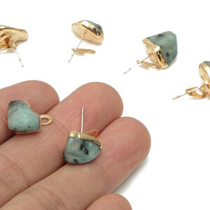 Pendiente de jaspe Ki Wi con aro - Poste de piedra natural - Piedra chapada en tono dorado - Acero inoxidable quirúrgico 316 - 11,9 x 9,96 x 7 mm - NS1762E imagen 1
