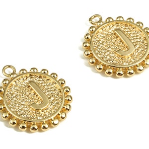 Latón redondo carta J encantos – Inicial J oro colgante redondo – 18K oro real chapado latón – Suministros de joyería - 17.56x15.75x2.59mm - RGP3774J
