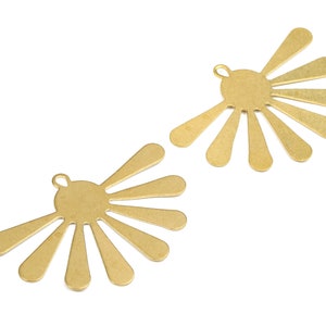 Brass Sun Charms - Raw Brass Sun Earrings and Pendant - Brass Sun Necklace - Jewelry Supplies - 36.02x24.89x0.56mm - PP2423