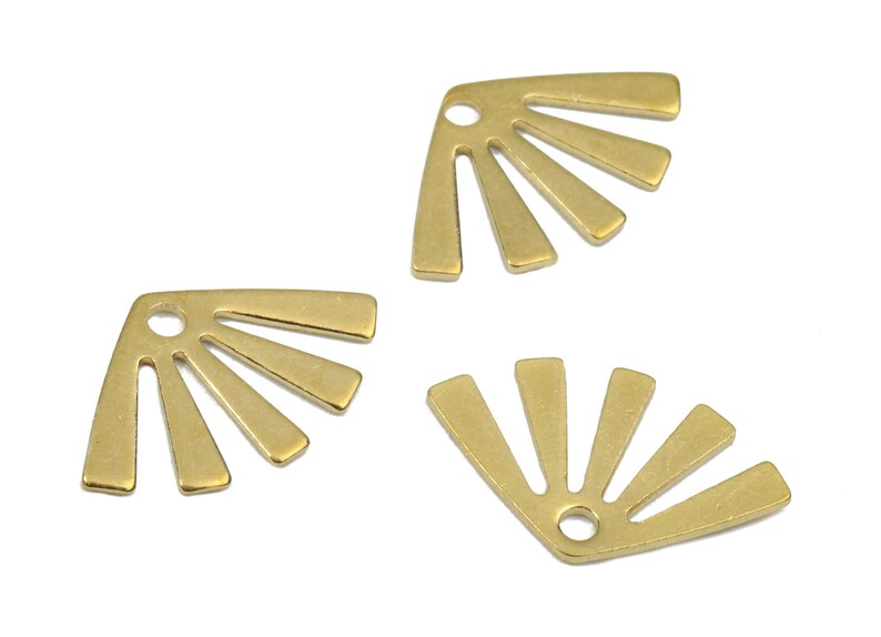 Solberlocker i mässing - Örhängen och hänge i råmässing med sol - Solhalsband i mässing - Smyckestillbehör - 14,92x9,37x0,68 mm - PP2489 bild 3