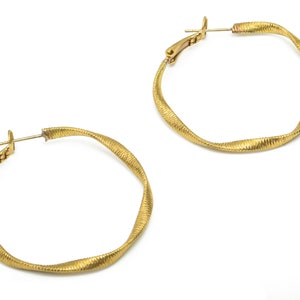 Brass Snake Chain Hoop Leverback - Raw Brass Texture Round Ear Hoop - 316 Surgical Stainless Steel Stud - 43.76x40.9x2.6mm - PP5203-40