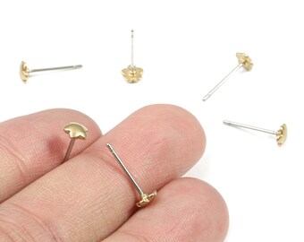 Örhänge i mässing med stjärna - Örhänge i rå mässing med stjärna - Stålörhänge - Örhänge - Smyckestillbehör - 4,78x4,78x1,35 mm - PP3156