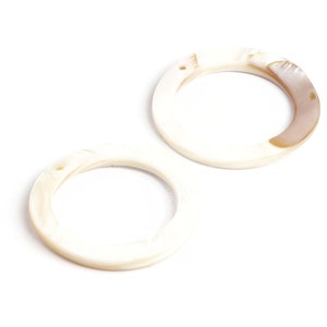 Mussel Shell Paillettes - Seashell Supply - Shell Earrings-Circle Shaped Pendant - Earring Findings - 34x25x2.6mm -SF1004