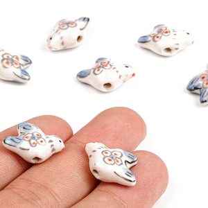 Cuentas de cerámica esmaltada con forma de pájaro - Cuentas talladas con forma de pájaro - Cuentas hechas a mano - Cuentas para collares - Cuentas de conexión - 18,9 x 13,79 x 7,53 mm - NS1057