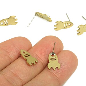 Messing Rakete Ohrstecker - Rohe Messing Fischgräte Ohrstecker - Süße Fisch Skelett Ohrring - Geschenke für Rocket Liebhaber - 14.6x8.5x1.02 mm - PP10358