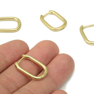 Rectangle Huggies Hoop Earrings – Rectangle Hoop – Plain Hoop Huggies - Brass Hoop Earrings – Jewelry Supplies - 22.17x14.87x2.54mm - PP7384