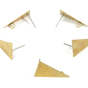 Brass Triangle Stud Earring With Hoop - Raw Brass Triangle Earring Post - Textured Brass Earring With Hoop - 23.03x12.55x0.42mm - PP3282