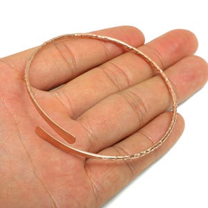 2mm Red Copper Hammered Bracelet - Adjustable Wrap Bracelet - Textured Open Wire Spiral Bangle - Handmade Jewelry - 67.8x37x2.2mm - PP11437