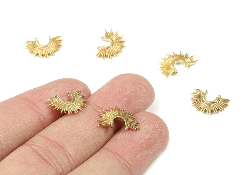 Raw Brass Sun Earring And Pendant Earring Findings 14.83x10.3x2.05mm Jewelry Supplies Brass Sun Earring Connectors PP3272