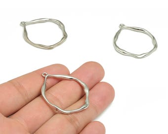 Colgantes redondos para pendientes de aleación - Colgante circular ondulado de aleación de zinc - Aleación con baño de plata - Suministros para joyería - 38,93 x 32,7 x 2,68 mm - ZZ1293S