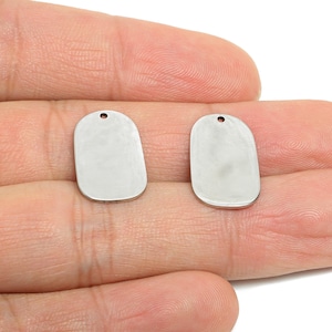 Colgante ovalado rectangular de acero - Charm geométrico minimalista para joyería DIY - Charm plano de acero inoxidable de alta calidad - 19x11x0.98 mm - SS2528