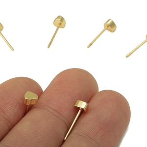 Hjärtformad örhängestift i mässing - Liten hjärtformad örhängesstift - 18K äkta guldpläterad - Kubisk örhängestift - Smyckesdetaljer - 5x5x3mm - RGP5935G