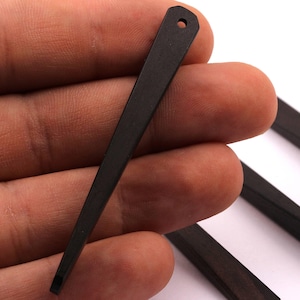 Hamrade barberlocker i ebenholtsträ – Långa hängen med smyckestillverkningstillbehör (65x7x3mm) BB1034E