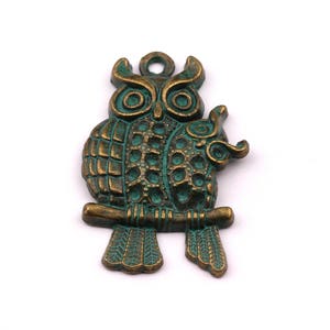 Faux Patina Pendant - Owl Shaped - Alloy Charms - Antique Bronze Tone Necklace - Zinc Alloy Beads - Jewelry Supplies - 40x28x3mm ZZ1020