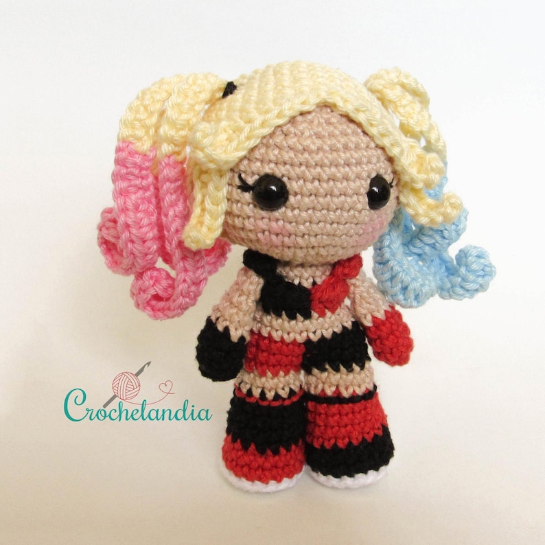 Poison Ivy and Harley Quinn amigurumi dolls - crochet PDF patterns by Crochelandia - English and Spanish image 6